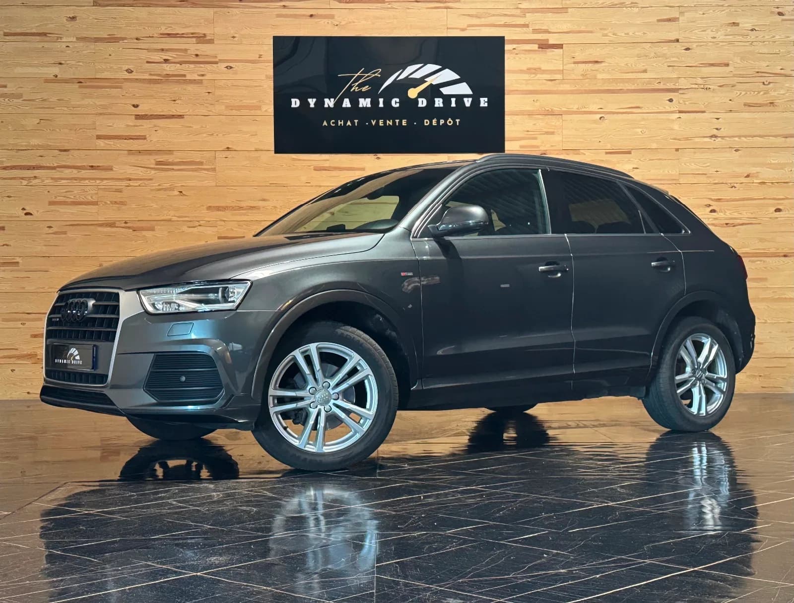 AUDI Q3 S line S tronic 7