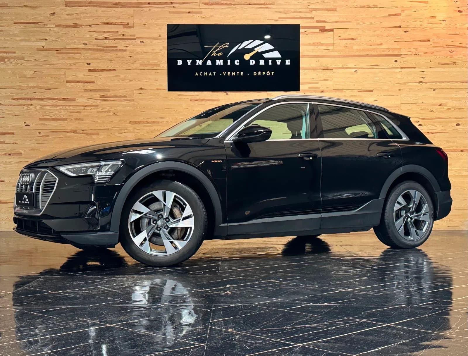 AUDI E-TRON 