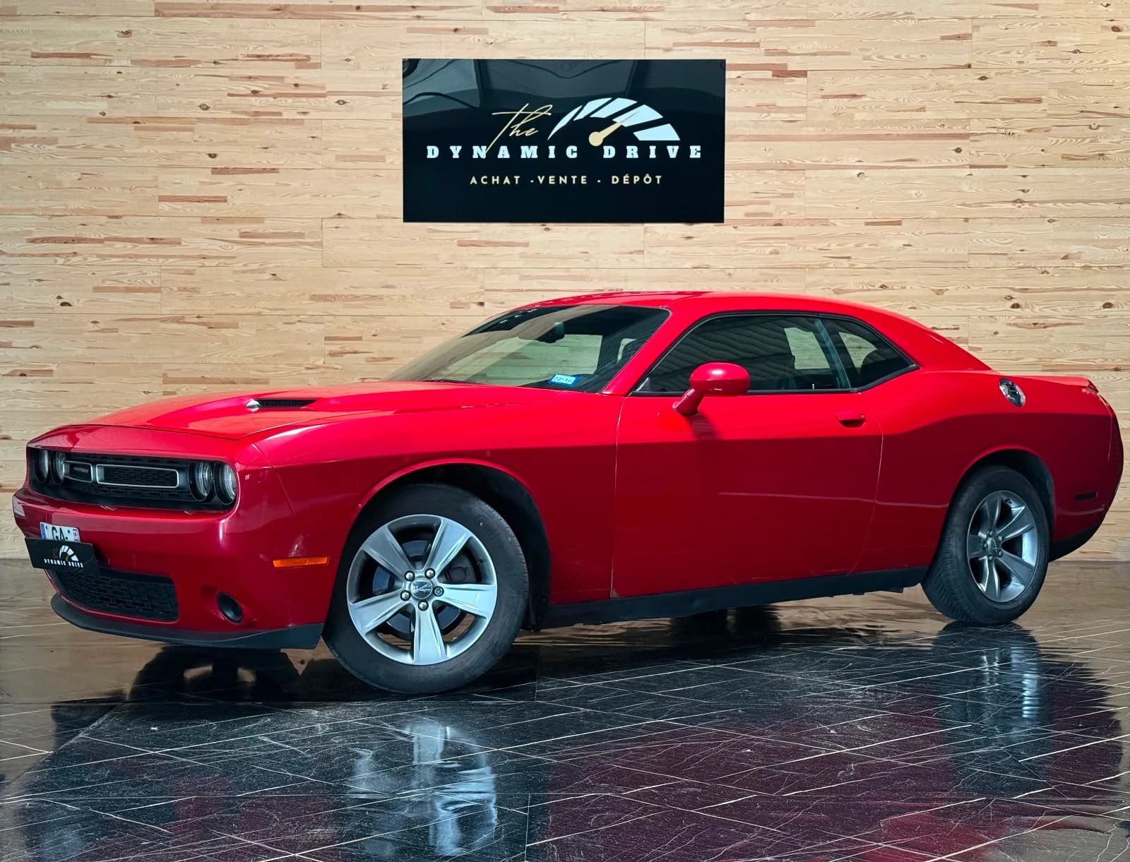DODGE CHALLENGER SXT — vue 1
