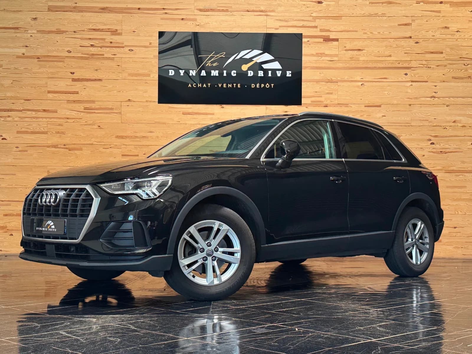 AUDI Q3 Business line