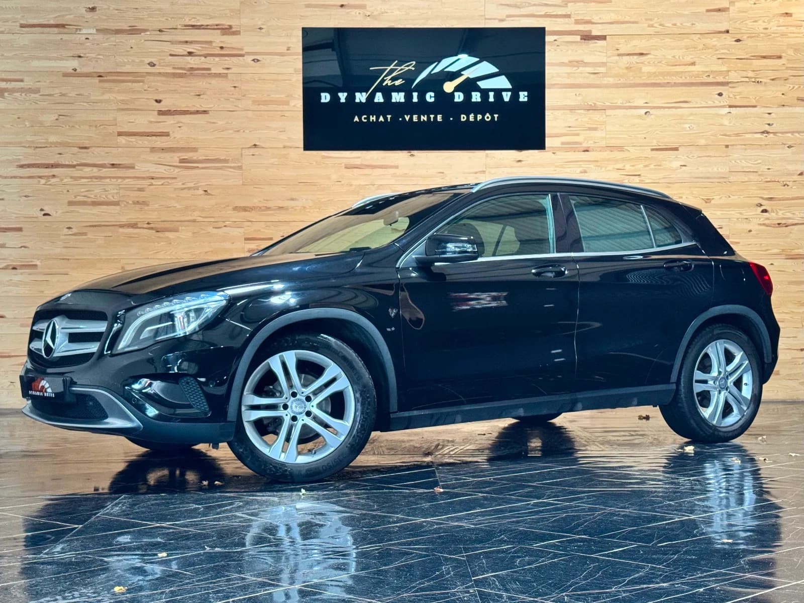 MERCEDES CLASSE GLA — vue 1
