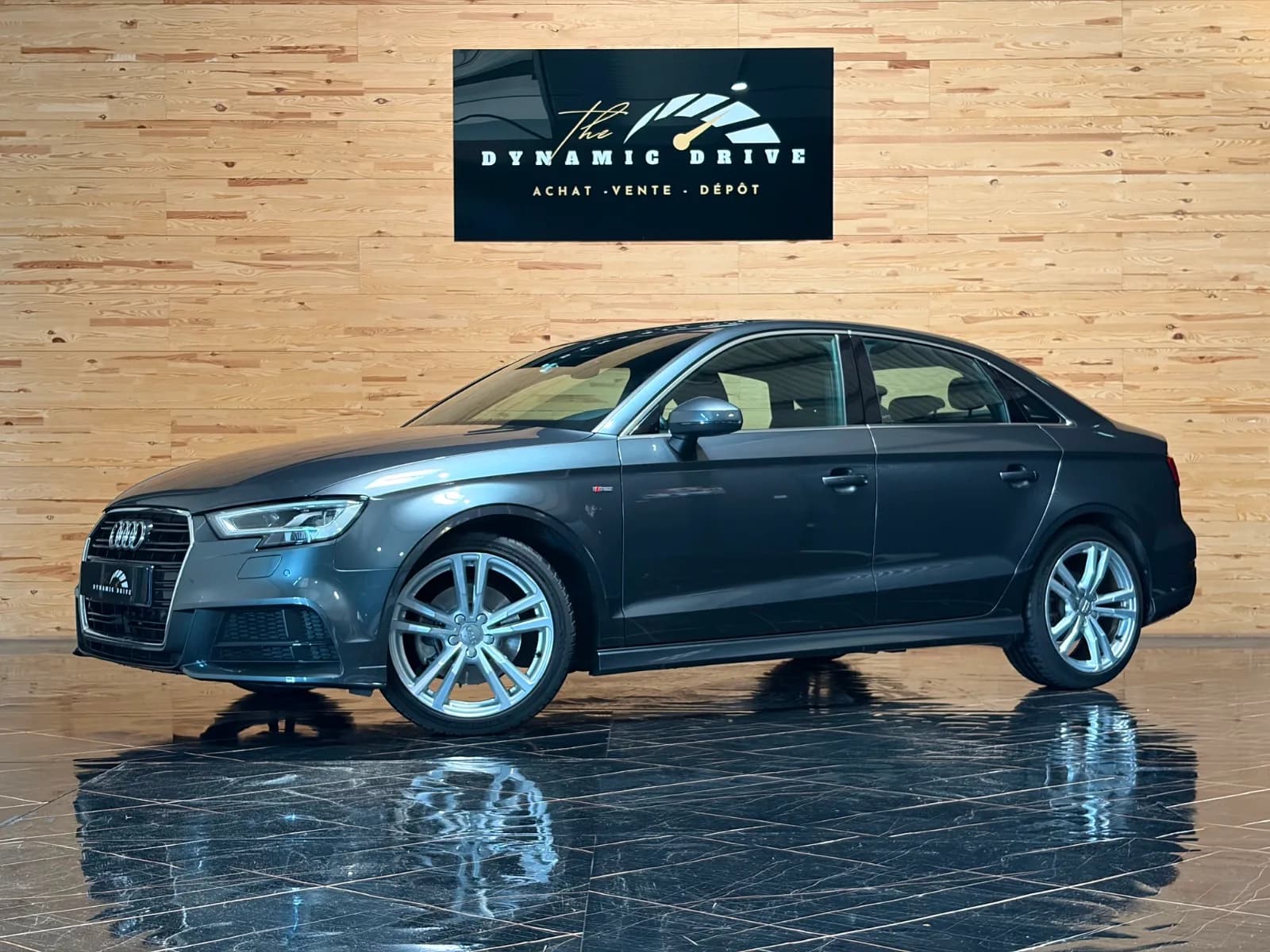 AUDI A3 BERLINE — vue 1