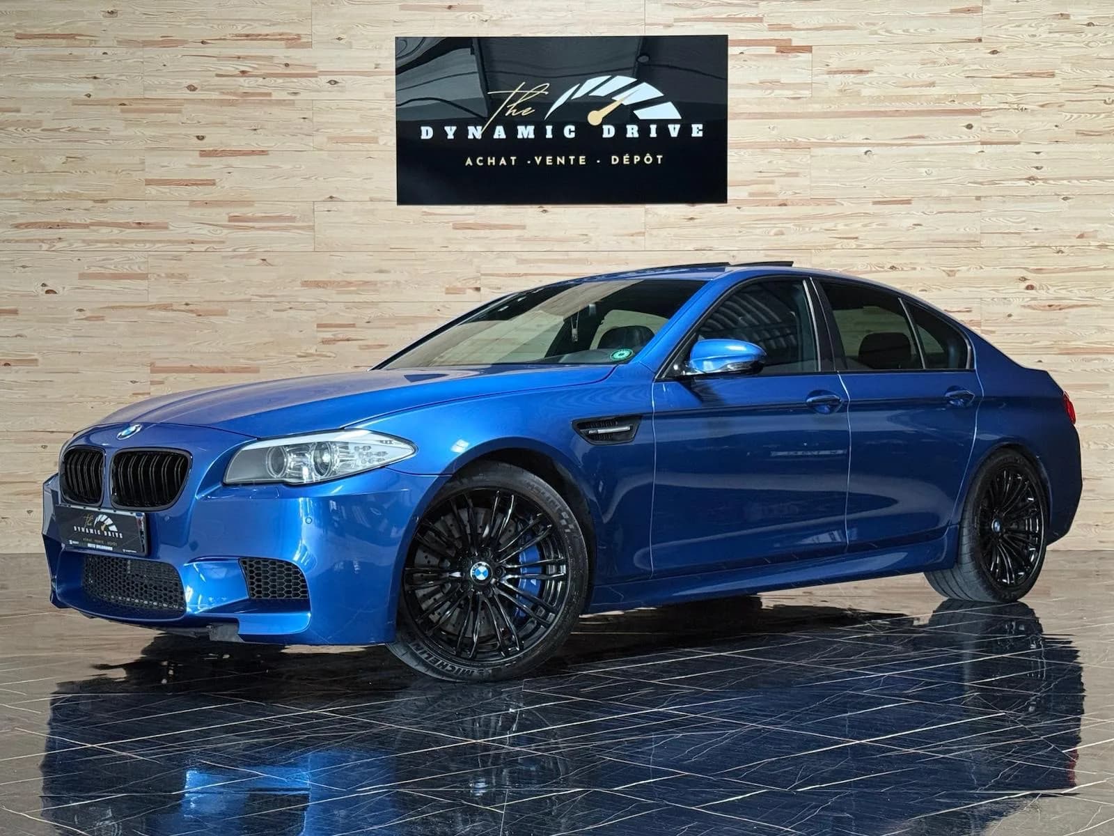 BMW M5 — vue 1