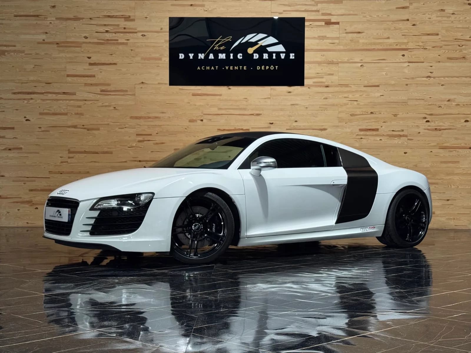 AUDI R8 Quattro R-Tronic