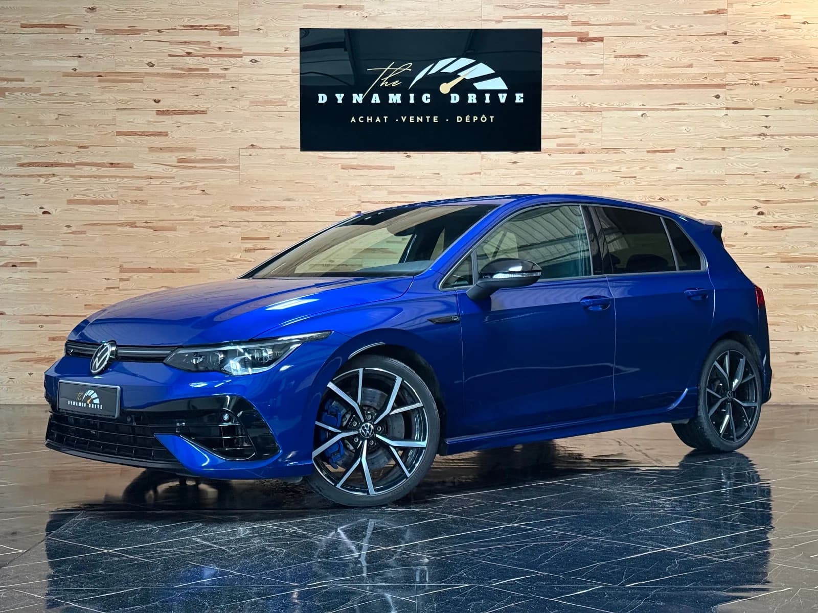 VOLKSWAGEN GOLF R