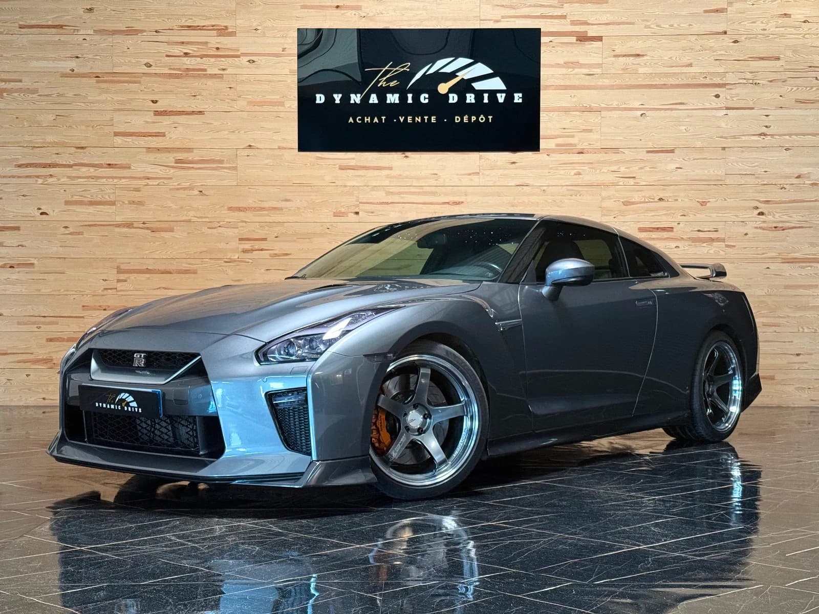 NISSAN GT-R Gentleman Edition