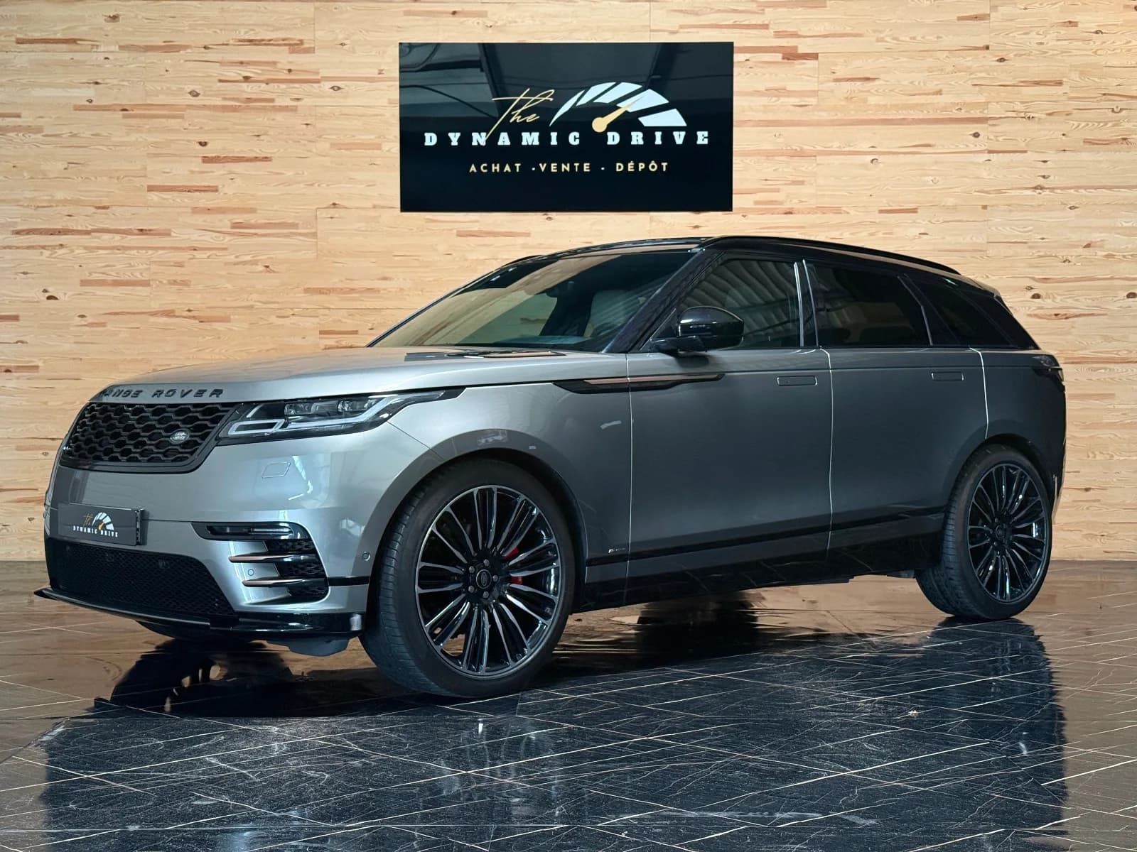 LAND ROVER RANGE ROVER VELAR HSE R-Dynamic