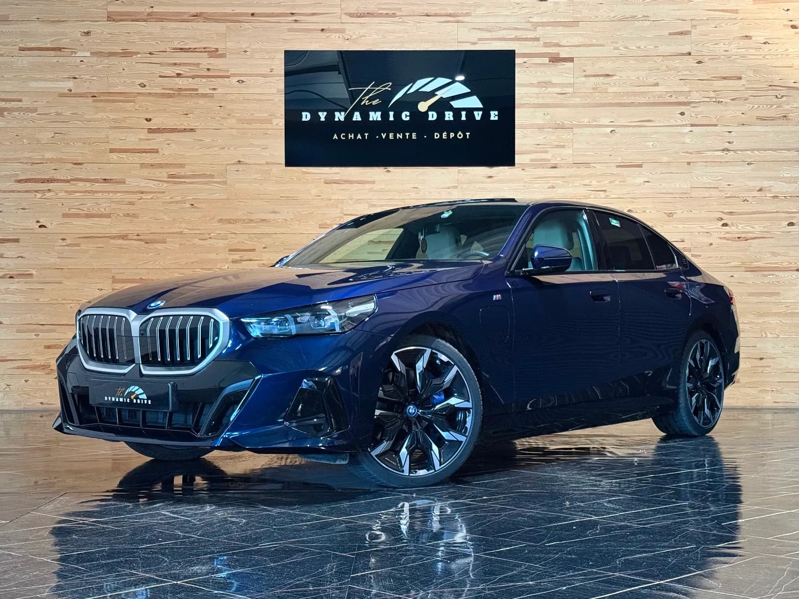 BMW SERIE 5 G60 BERLINE — vue 1